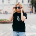Koszulka damska czarna z nadrukiem szpilka damski but